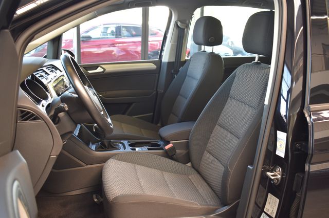 Volkswagen Touran 2.0TDI DSG Comfortline Navi Pano AHK RFK