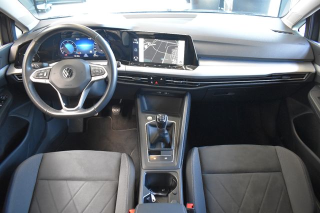 Volkswagen Golf VIII Limo 2.0TDI Life LED LiveC ACC LaneAs.