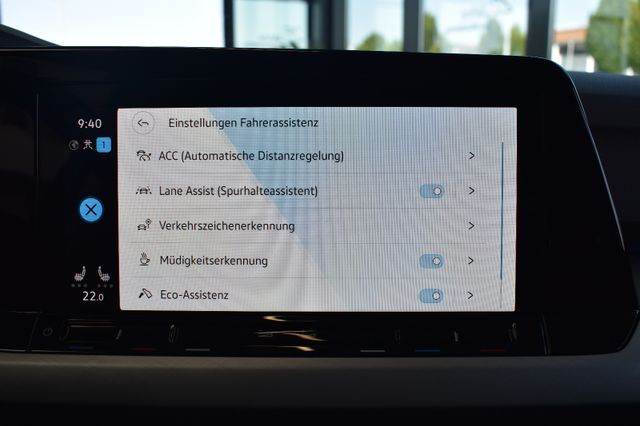 Volkswagen Golf VIII Limo 2.0TDI Life LED LiveC ACC LaneAs.