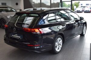 Volkswagen Golf VIII Var. 2.0TDI Life DSG LED AHK ACC ViCo