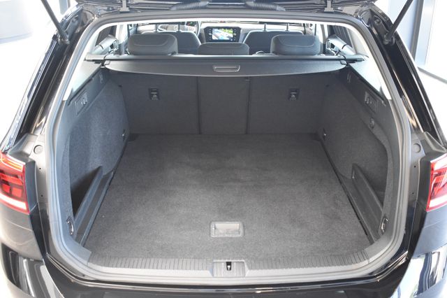 Volkswagen Passat Variant 2.0TDI DSG Business LED Navi ACC
