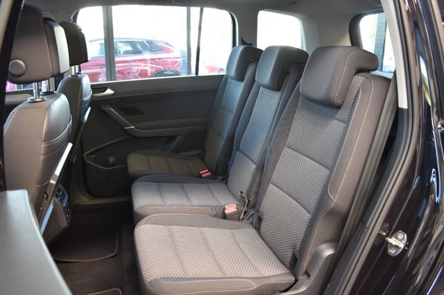 Volkswagen Touran 2.0TDI DSG Comfortline Navi Pano AHK RFK