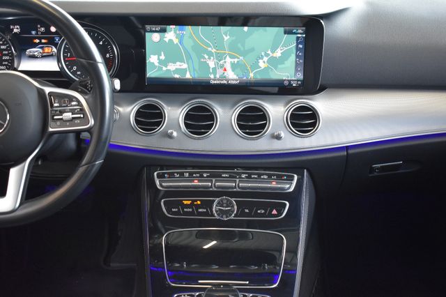 Mercedes-Benz E220d T Avantgarde 9G-tronic LED RFK Burmester