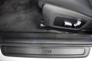 BMW 320d Touring Advantage Aut. Laser LiveC. HuD ACC