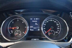 Volkswagen Touran 2.0TDI DSG Comfortline Navi Pano AHK RFK