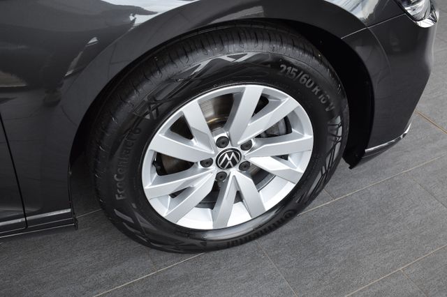 Volkswagen Passat Variant 2.0TDI DSG Business LED ACC RFKam