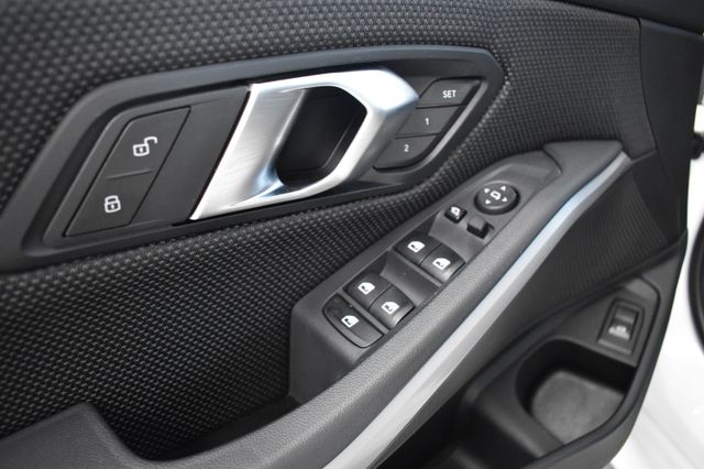 BMW 320d Touring Advantage Aut. Laser LiveC. HuD ACC