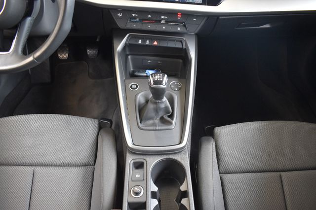 Audi A3 Sportback 30TDI Schalter LED VirtualCo Navi3D