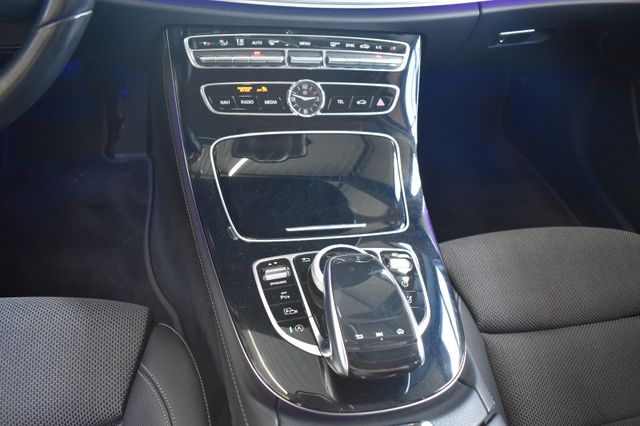 Mercedes-Benz E220d T Avantgarde 9G-tronic LED RFK Burmester
