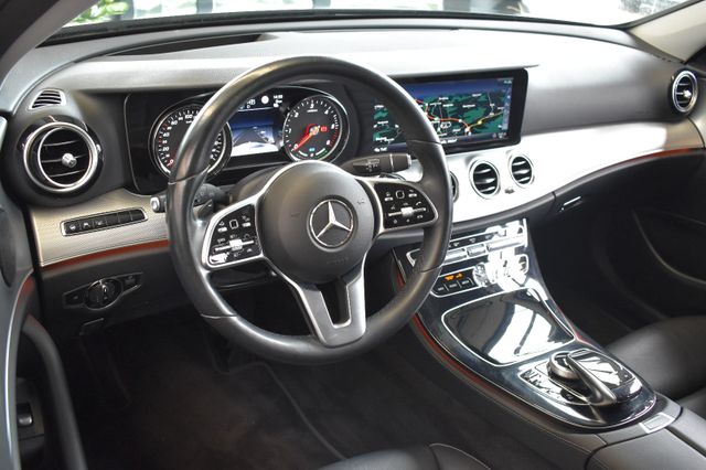 Mercedes-Benz E 300de T Avantgarde 9G-tronic LED HUD Nav Leder