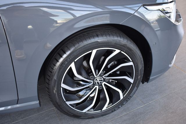 Volkswagen Golf VIII Limo 2.0TDI Life LED LiveC ACC LaneAs.