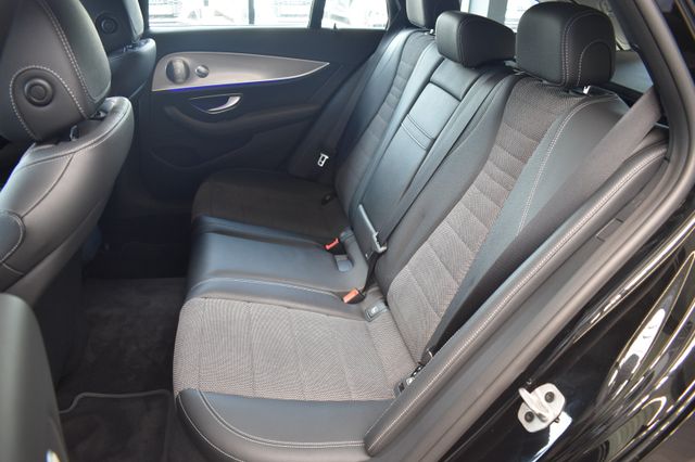 Mercedes-Benz E220d T Avantgarde 9G-tronic LED RFK Burmester