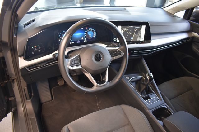 Volkswagen Golf VIII Limo 2.0TDI Life LED LiveC ACC LaneAs.