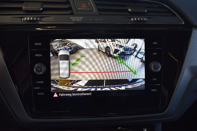 Volkswagen Touran 2.0TDI DSG Comfortline Navi Pano AHK RFK