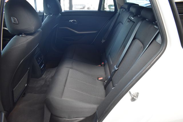 BMW 320d Touring Advantage Aut. Laser LiveC. HuD ACC