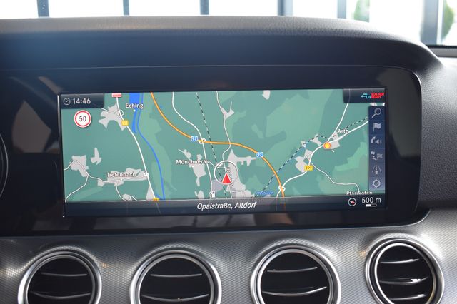Mercedes-Benz E220d T Avantgarde 9G-tronic LED RFK Burmester