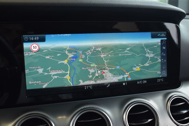 Mercedes-Benz E 300de T Avantgarde 9G-tronic LED HUD Nav Leder