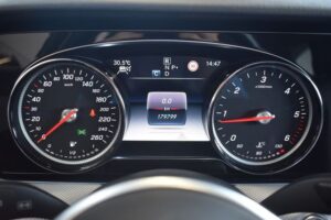 Mercedes-Benz E220d T Avantgarde 9G-tronic LED RFK Burmester