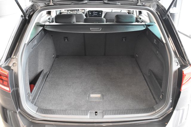 Volkswagen Passat Variant 2.0TDI DSG Business LED ACC RFKam