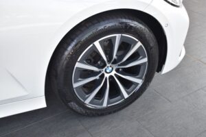 BMW 320d Touring Advantage Aut. Laser LiveC. HuD ACC