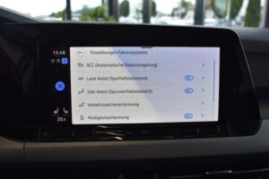 Volkswagen Golf VIII Var. 2.0TDI Life DSG LED AHK ACC ViCo
