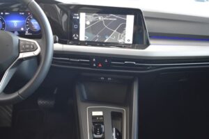Volkswagen Golf VIII Var. 2.0TDI Life DSG LED AHK ACC ViCo
