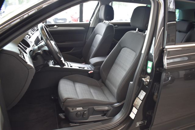 Volkswagen Passat Variant 2.0TDI DSG Business LED ACC RFKam