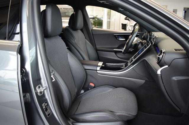 Mercedes-Benz C220d T Avantgarde 9G-tronic LED RFK Distronic
