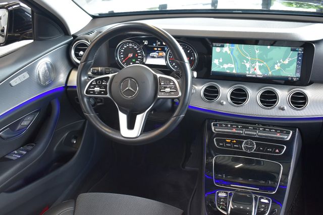 Mercedes-Benz E220d T Avantgarde 9G-tronic LED RFK Burmester