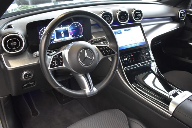 Mercedes-Benz C220d T Avantgarde 9G-tronic LED RFK Distronic
