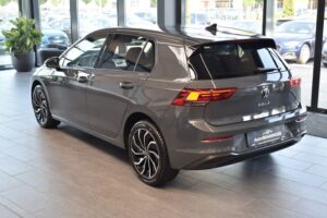 Volkswagen Golf VIII Limo 2.0TDI Life LED LiveC ACC LaneAs.