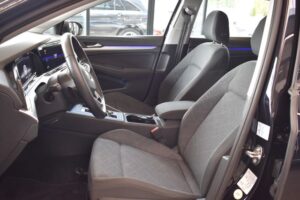 Volkswagen Golf VIII Var. 2.0TDI Life DSG LED AHK ACC ViCo