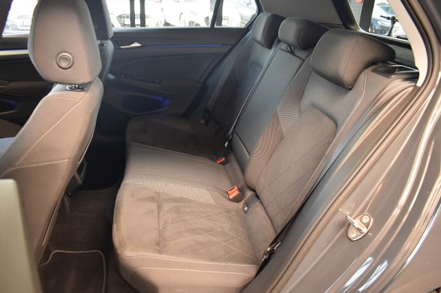 Volkswagen Golf VIII Limo 2.0TDI Life LED LiveC ACC LaneAs.