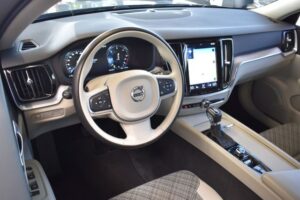 Volvo V60 D3 Momentum Pro Aut. LED RFKam VirtualCockp.