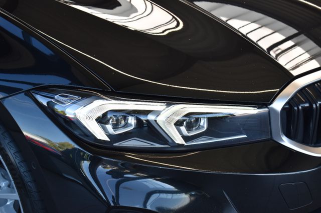 BMW 320d Touring Aut. LED RFKam AHK Curved LCI Navi