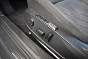 Volkswagen Golf VIII 2.0TDI DSG Var. Life LED VirtualCo ACC
