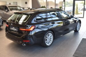 BMW 320d Touring Aut. LED RFKam AHK Curved LCI Navi