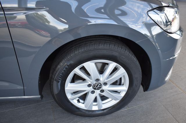 Volkswagen Touran 2.0TDI Comfortline DSG 7-Sitzer Navi DAB