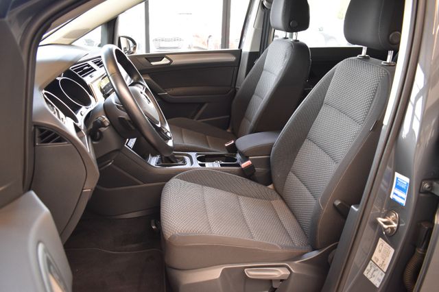Volkswagen Touran 2.0TDI Comfortline DSG 7-Sitzer Navi DAB
