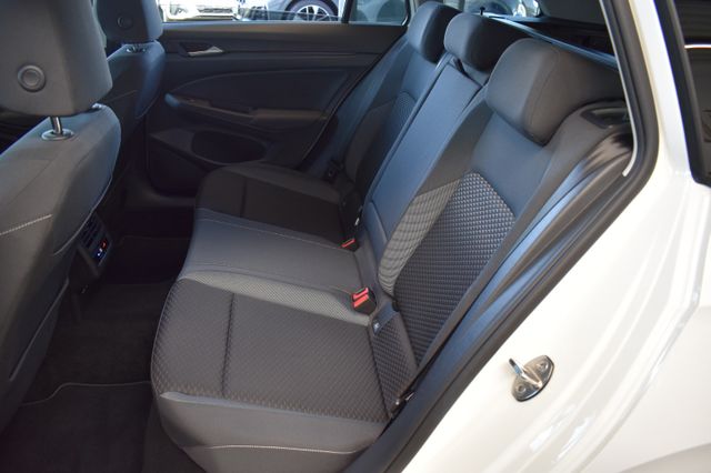 Volkswagen Golf VIII Variant 2.0TDI Life DSG LED ACC VirtCo