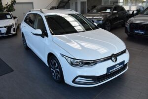 Volkswagen Golf VIII Variant 2.0TDI Life DSG LED ACC VirtCo