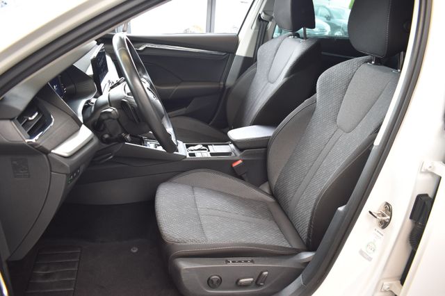Skoda Octavia Combi 2.0TDI DSG Style LED AHK HUD ViCo