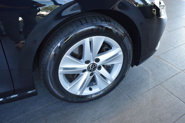 Volkswagen Golf VIII 2.0TDI Variant Life Schalter LED VirtC