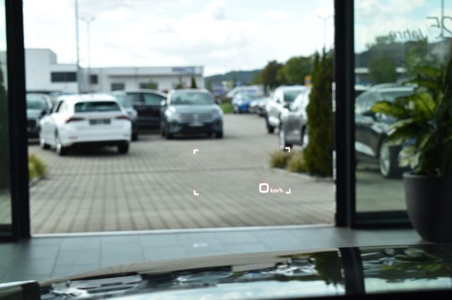 Audi A4 Avant 40TDI quattro S Line Matrix Virtual ACC