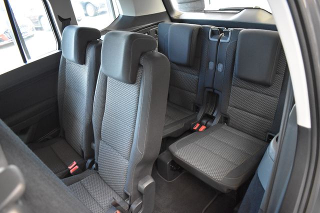Volkswagen Touran 2.0TDI Comfortline DSG 7-Sitzer Navi DAB