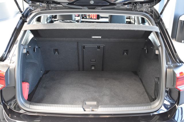 Volkswagen Golf VIII Limo Life 2.0TDI Life LED ACC VirtualC