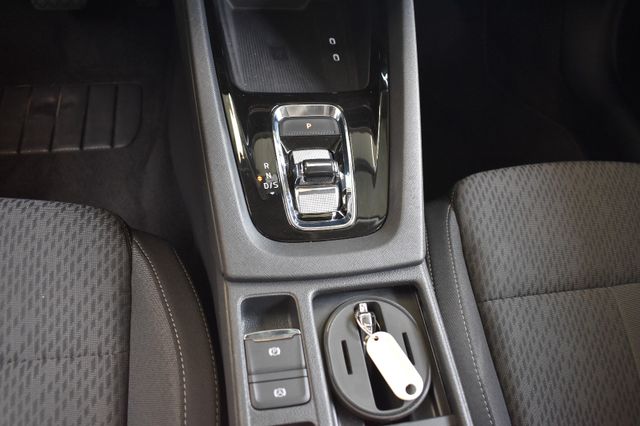Skoda Octavia Combi 2.0TDI DSG Style LED AHK HUD ViCo