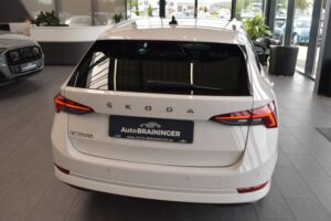 Skoda Octavia Combi 2.0TDI DSG Style LED AHK HUD ViCo