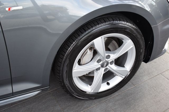 Audi A4 Avant 40TDI quattro S Line Matrix Virtual ACC
