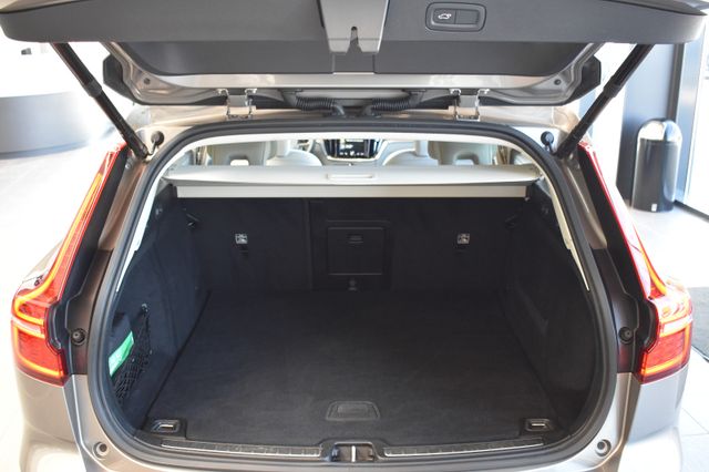 Volvo V60 D3 Momentum Pro Aut. LED RFKam VirtualCockp.